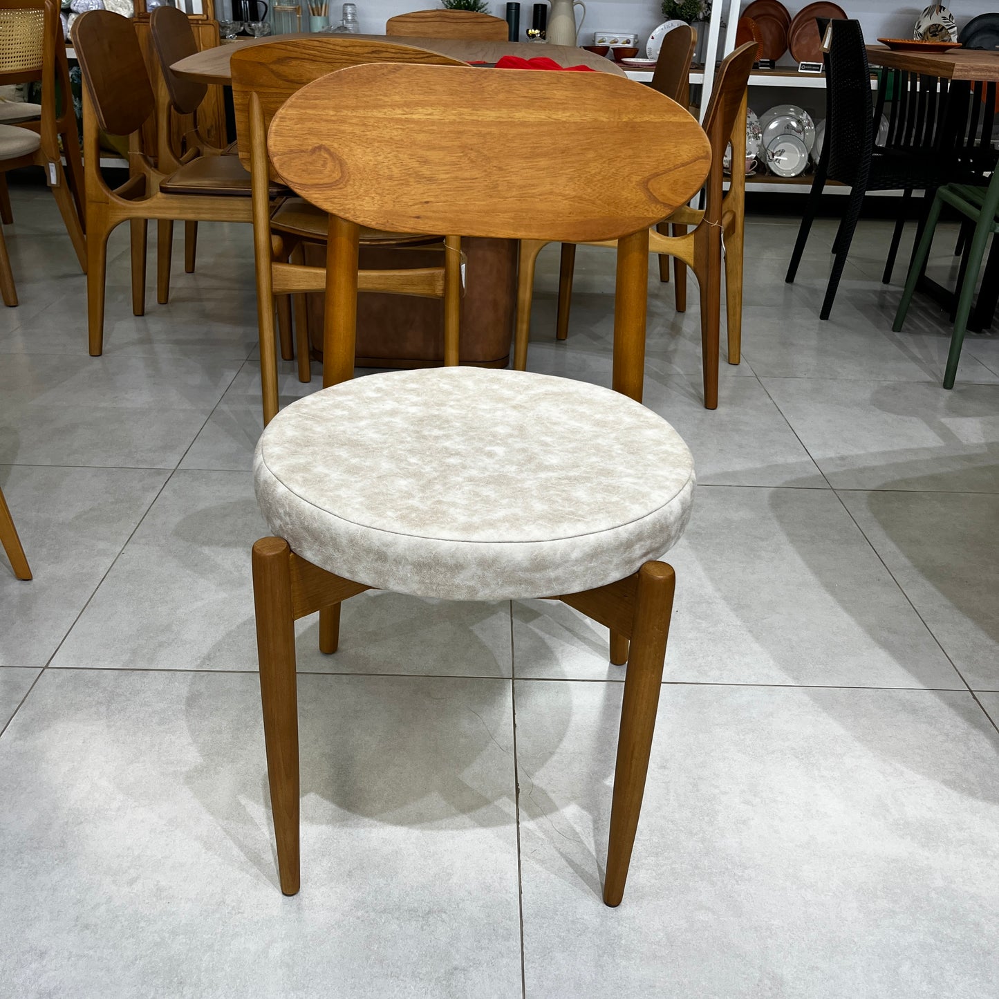Cadeira Aiko Milano