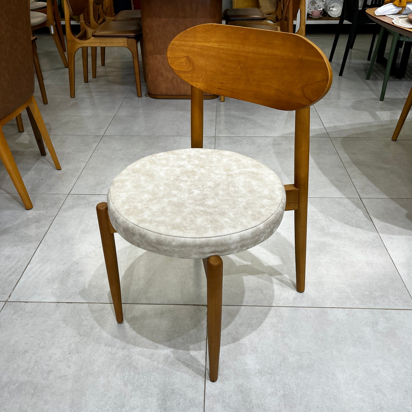 Cadeira Aiko Milano